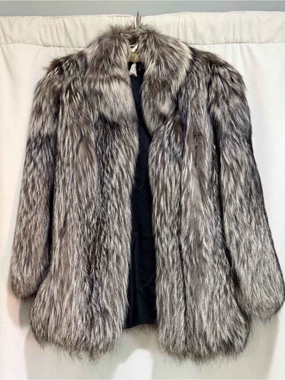 Luxurious Genuine Silver Fox Fur Coat